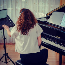 Lectii online de pian, cu Lena Napradean, Tip abonament: 8 sedinte